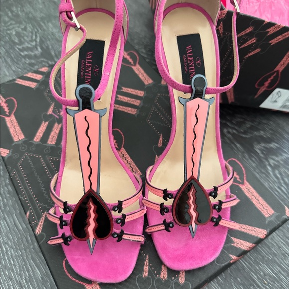 Valentino Love Blade pink suede t-strap pump - Picture 3 of 5